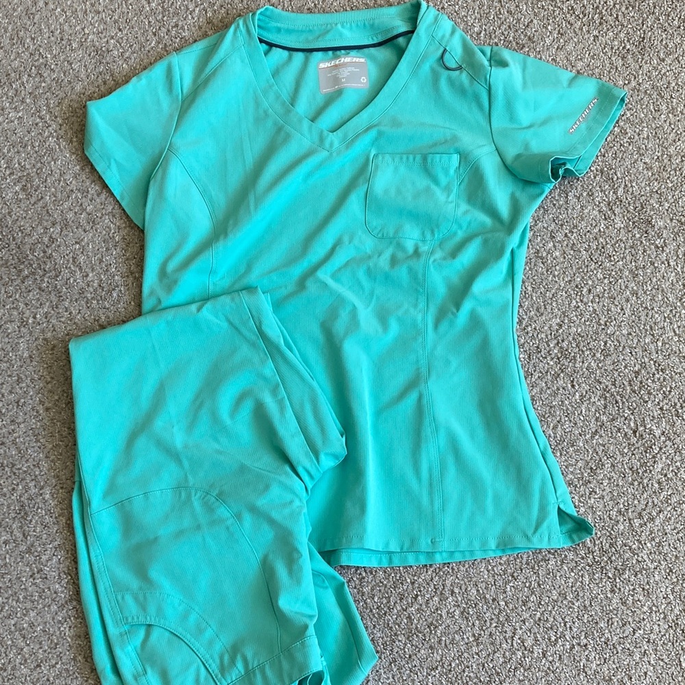 Skechers Scrub Set. Medium Petite.